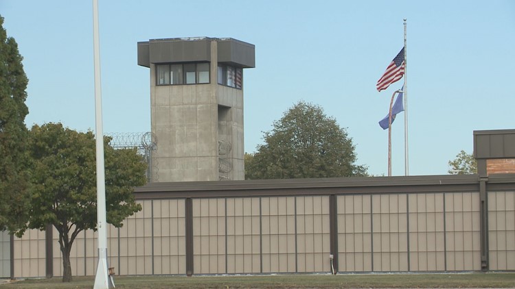 Corrections officer charged with allegedly bringing drugs into prison — KARE 11 Local